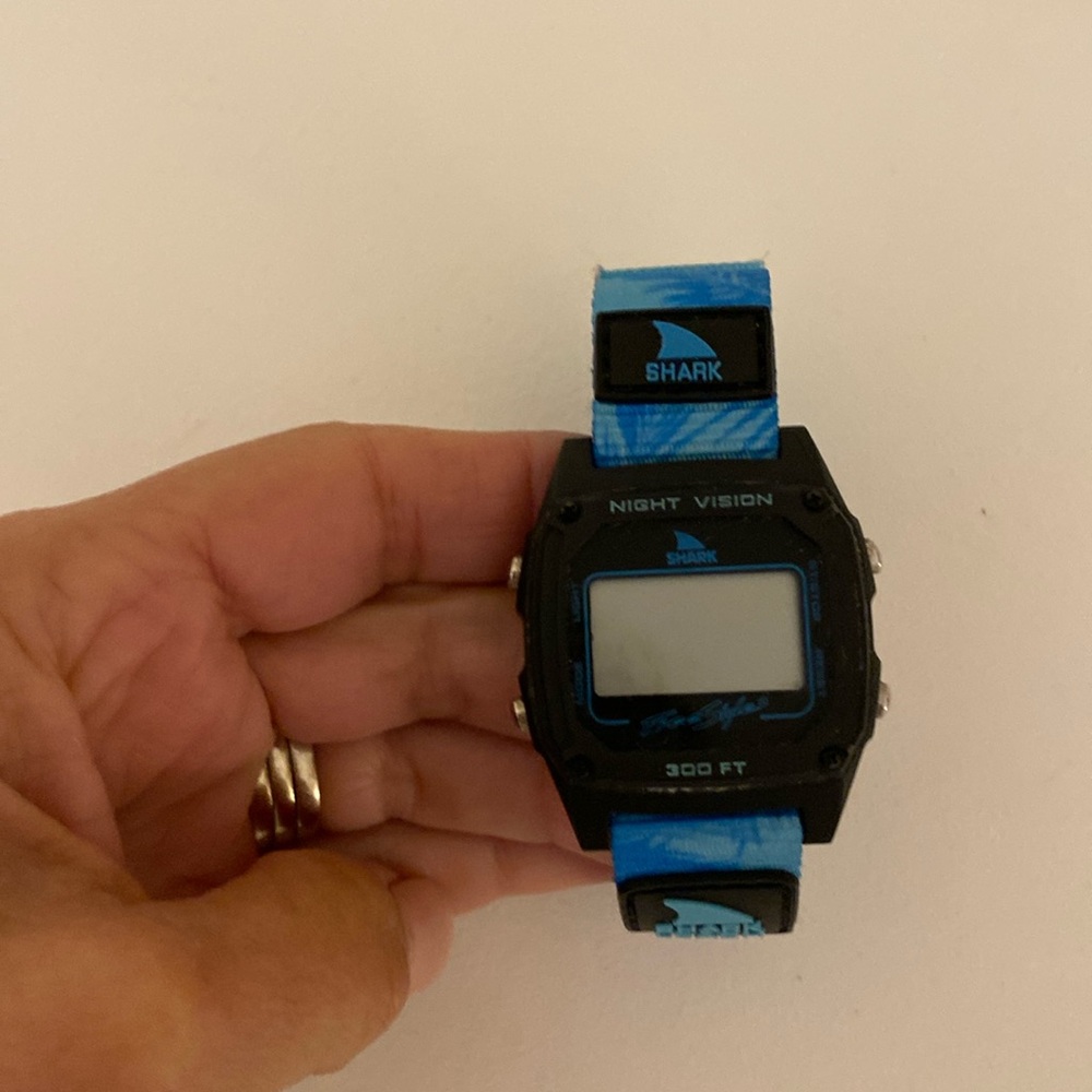 Freestyle Shark nightvision Digital Unisex Surf Watch needs battery